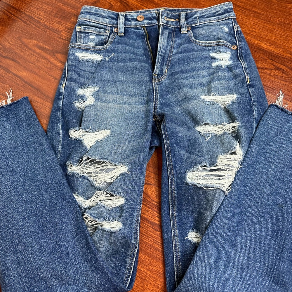 Distressed Ae jeans